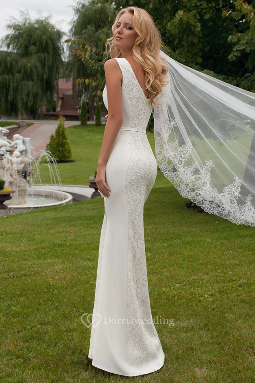 Vestido de novia largo hasta el suelo de encaje joya con espalda en V view 2