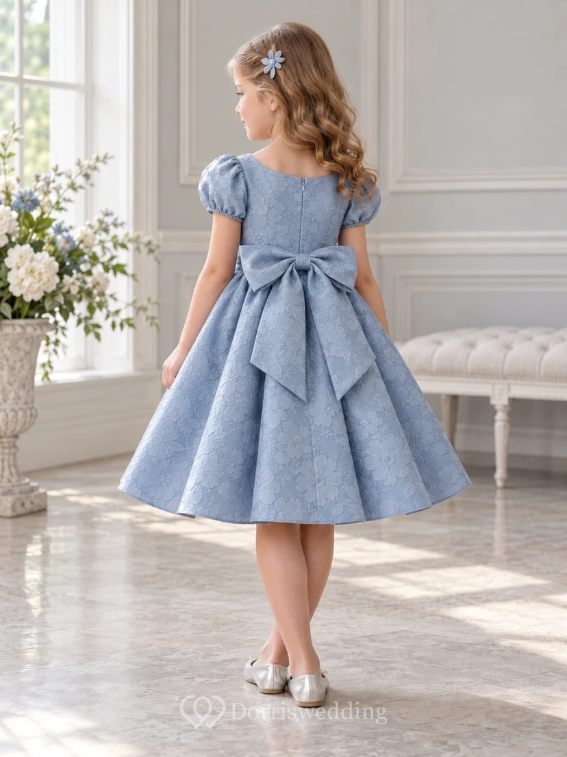 Stahlblaues Blumenmädchenkleid mit Schmuckkragen, Puffärmeln und Schleife view 2