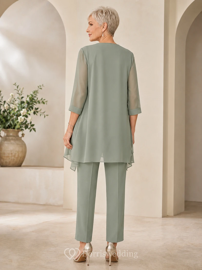 Salbeigrüner, schlichter, runder Ausschnitt, abnehmbare, asymmetrische Chiffonjacke, gerader Hosenanzug in Knöchellänge für die Mutter der Braut view 2