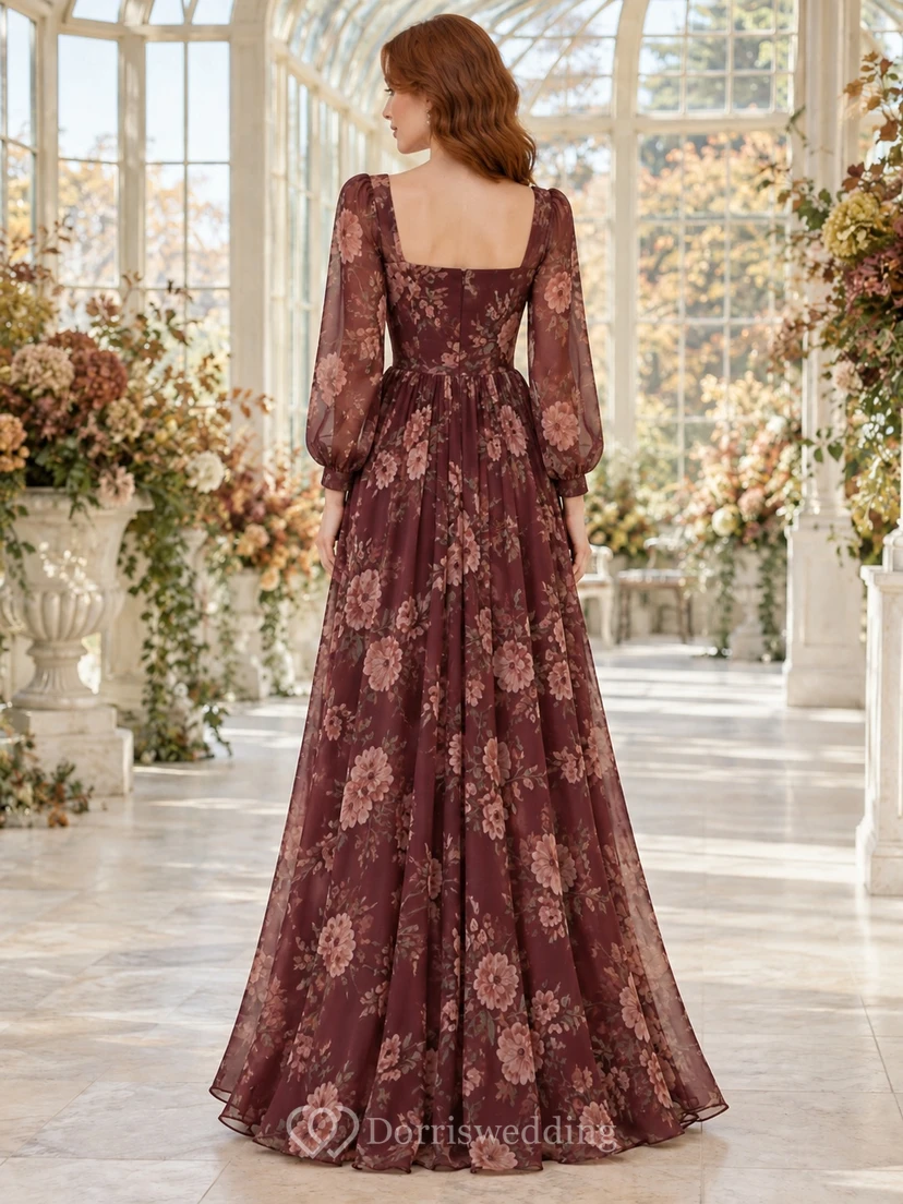Burgunderfarbenes Brautjungfernkleid aus Chiffon mit floralem Muster, eckigem Ausschnitt, langen Ärmeln und bodenlanger Silhouette view 2