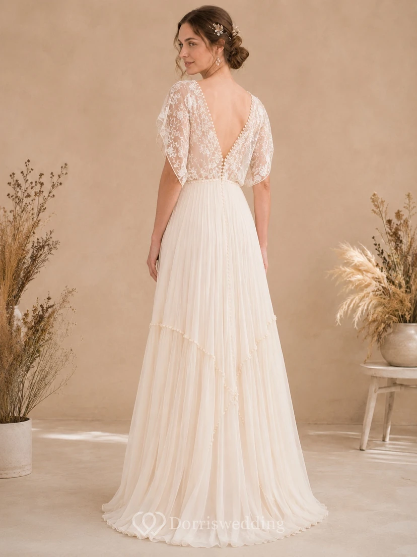 Romantisches Brautkleid aus Spitze mit V-Ausschnitt, flatternden Ärmeln, gestuftem Tüllrock in A-Linie und bodenlanger Schleppe view 2