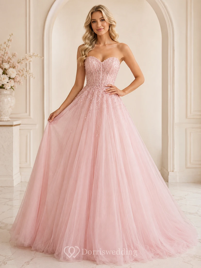 Rosafarbenes, trägerloses, herzförmiges, perlenbesetztes Tüll-Ballkleid im romantischen Prinzessinnen-Stil