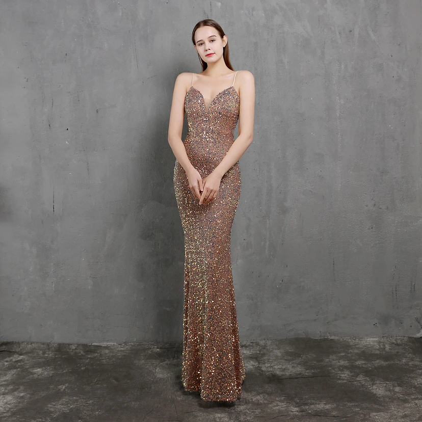 Vestido de fiesta de noche elegante y ajustado con lentejuelas coloridas de Heavy Craft para celebridades. view 25