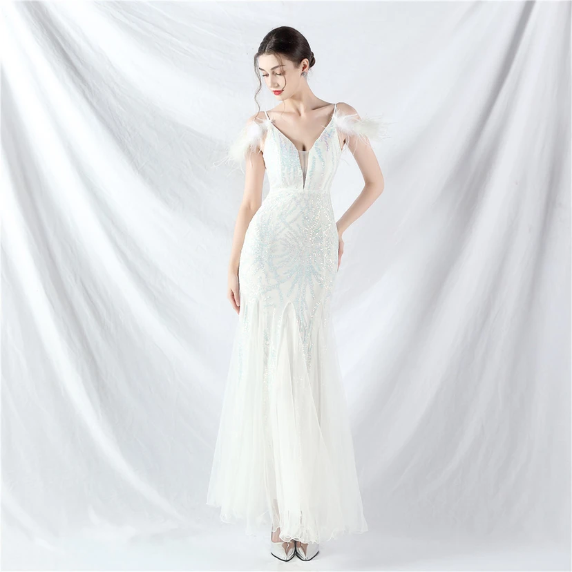 9-farbiges, handgefertigtes Abendkleid aus Kamelfedern, Netzstoff und Pailletten, sexy Trägern view 2