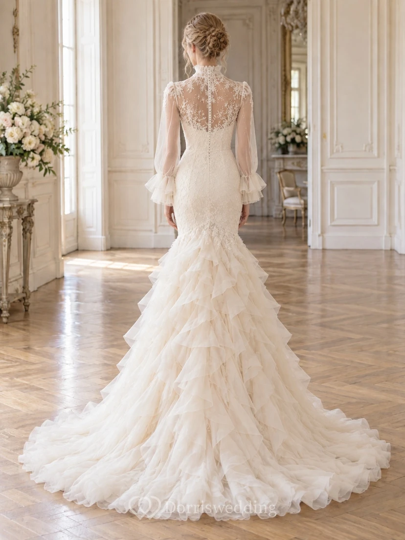 Meerjungfrauen-Hochzeitskleid mit hohem Kragen, langen Ärmeln und fließenden Rüschen view 2