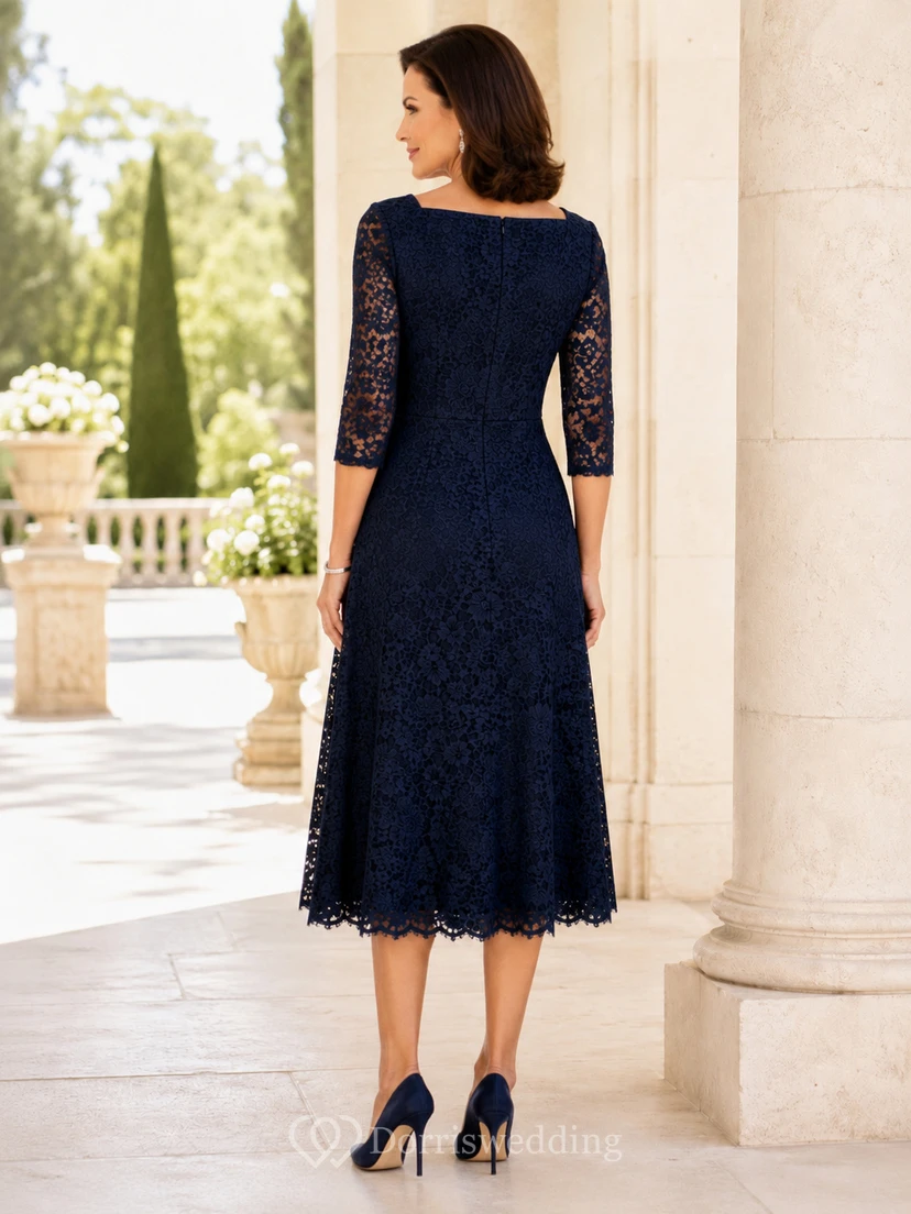 Dunkelblaues, knielanges, schlichtes A-Linien-Cocktailkleid aus Spitze mit eckigem Ausschnitt, Dreiviertelärmeln und Muschelsaum – perfekt für die Mutter der Braut. view 2