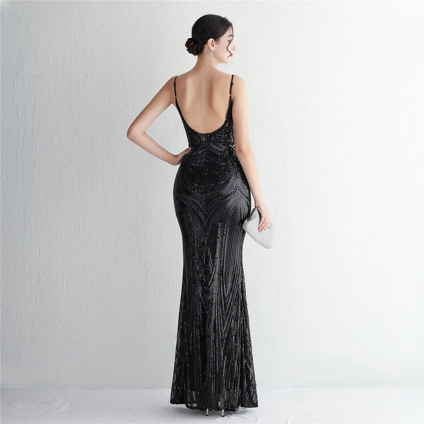 Vestido largo de noche con lentejuelas y tirantes de flores, ajustado, elegante y de estilo sofisticado. view 81
