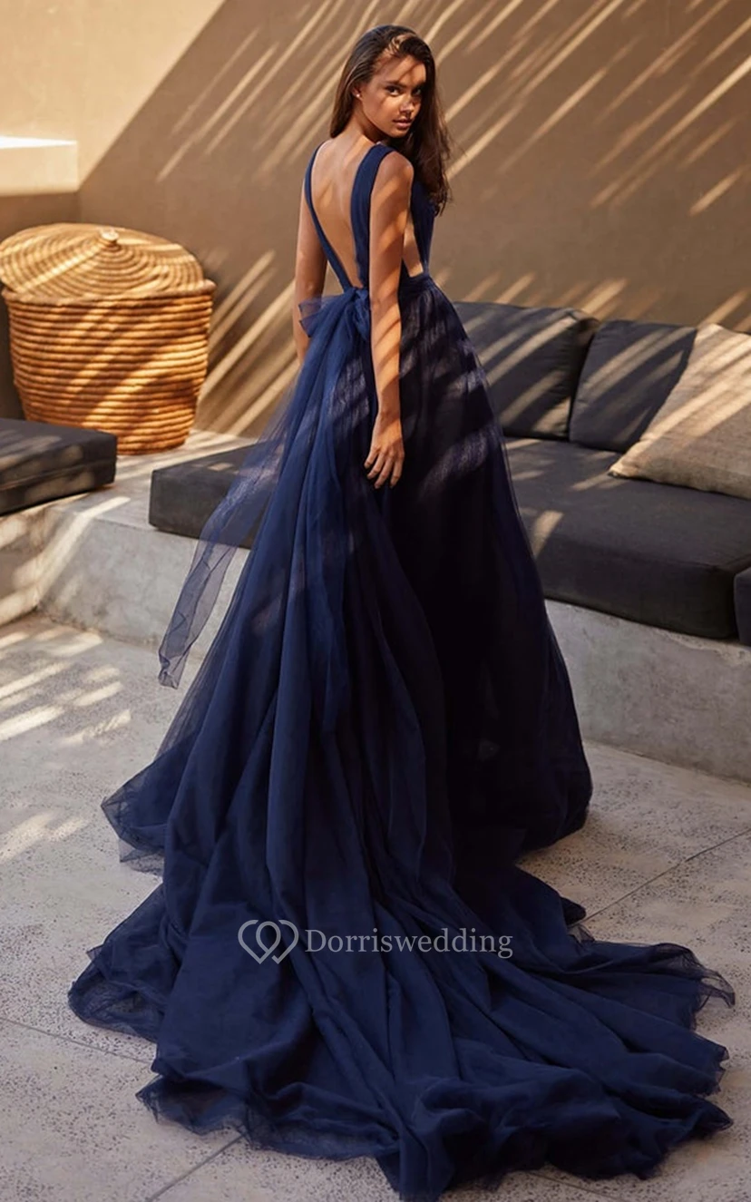 Schlichtes A-Linien-Abendkleid mit tiefem Ausschnitt und Schlitz vorne view 4