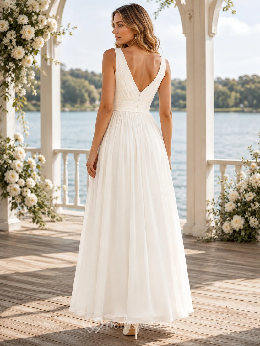 Robe de mariée romantique en mousseline de soie, col V, sans manches, coupe trapèze, longueur cheville, style simple view 2