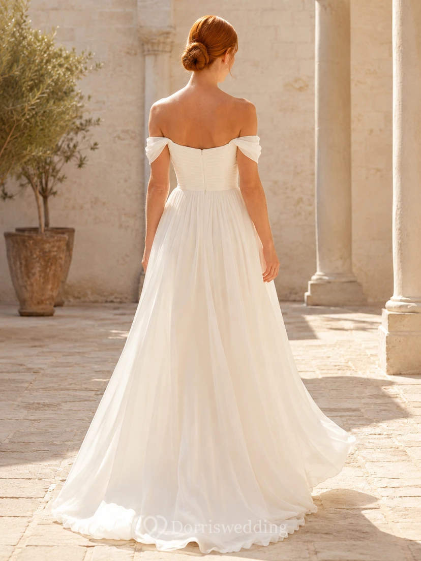 Robe de mariée bohème simple à épaules dénudées, décolleté cœur, drapée en mousseline de soie, coupe trapèze, idéale pour la plage view 2