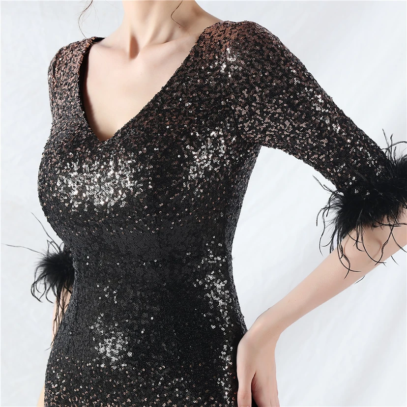 Robe de soirée artisanale à manches longues ornée de plumes d'autruche et de perles dégradées view 49