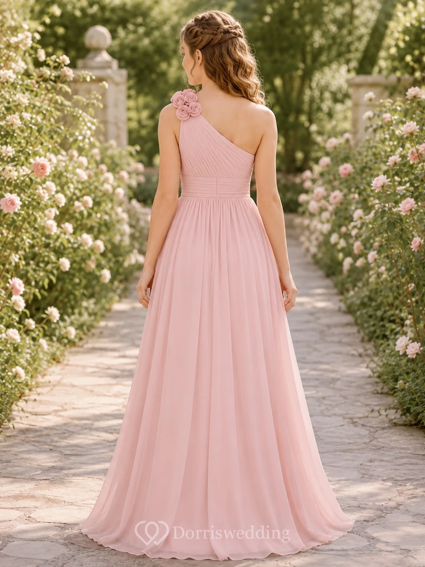 Vestido de dama de honor juvenil rosa rubor, corte en A, un solo hombro, sin mangas, de gasa, con detalle floral, estilo romántico. view 2