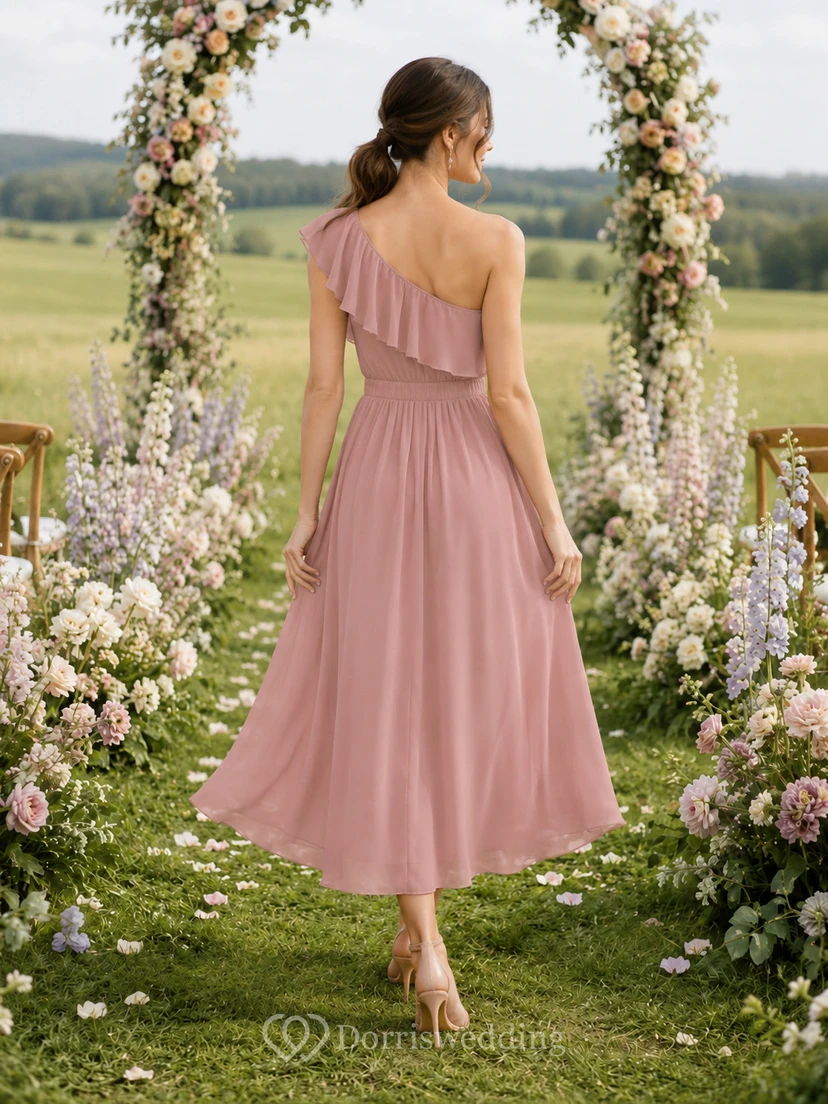 Robe de jardin rose poudré asymétrique à volants, longueur thé, coupe trapèze. view 2