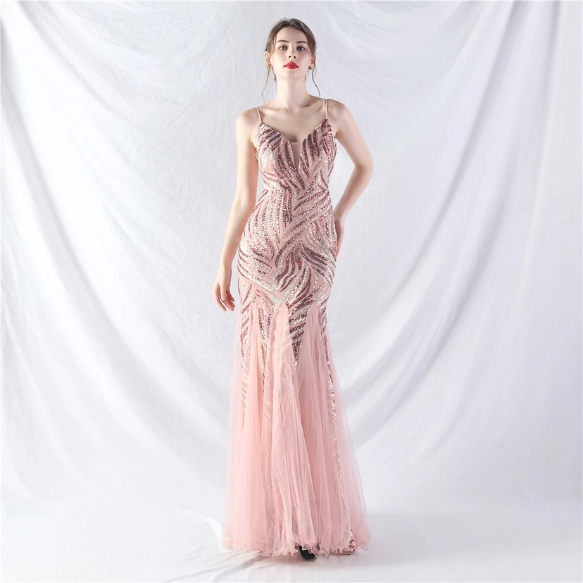 Paillettenbesetztes Abendkleid aus Netzstoff und Trägern view 28