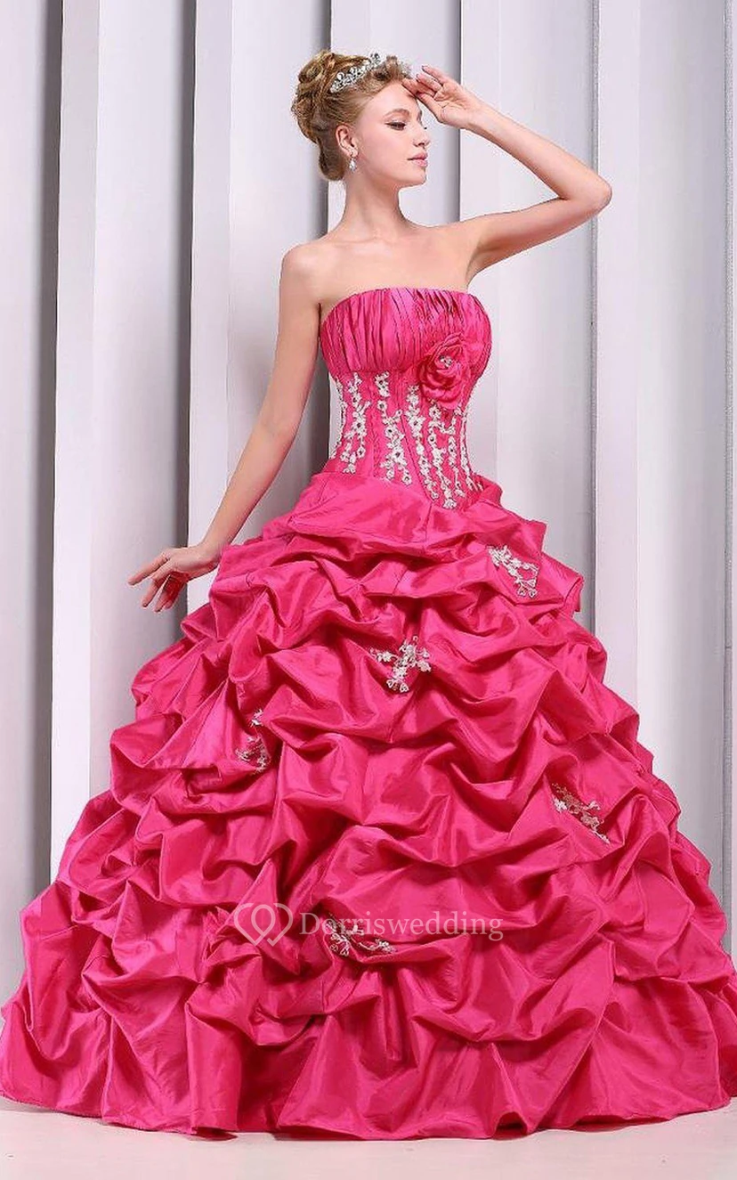 Trägerloses Ballkleid mit Rüschen und Blumenapplikationen view 5