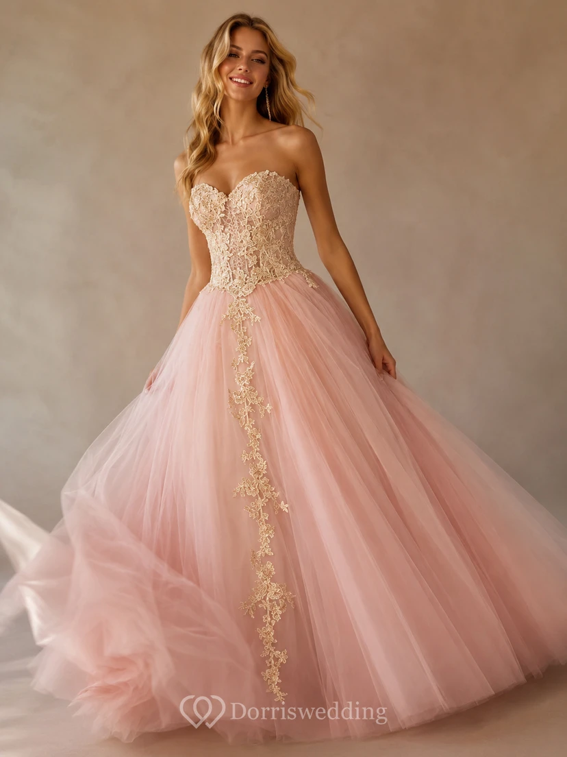 Langes Ballkleid mit Applikationen, Reißverschluss und Schnürung am Rücken aus Tüll und Spitze view 3