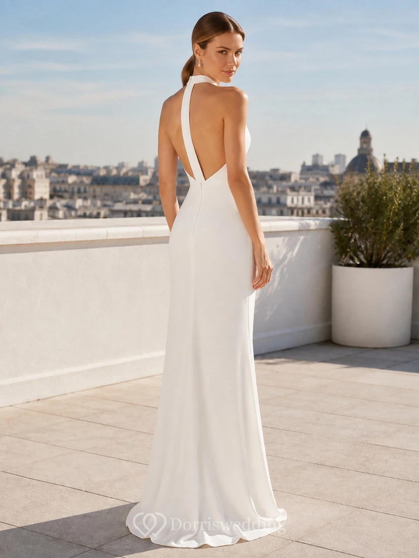 Vestido de novia de satén sin mangas con escote halter y corte recto view 2