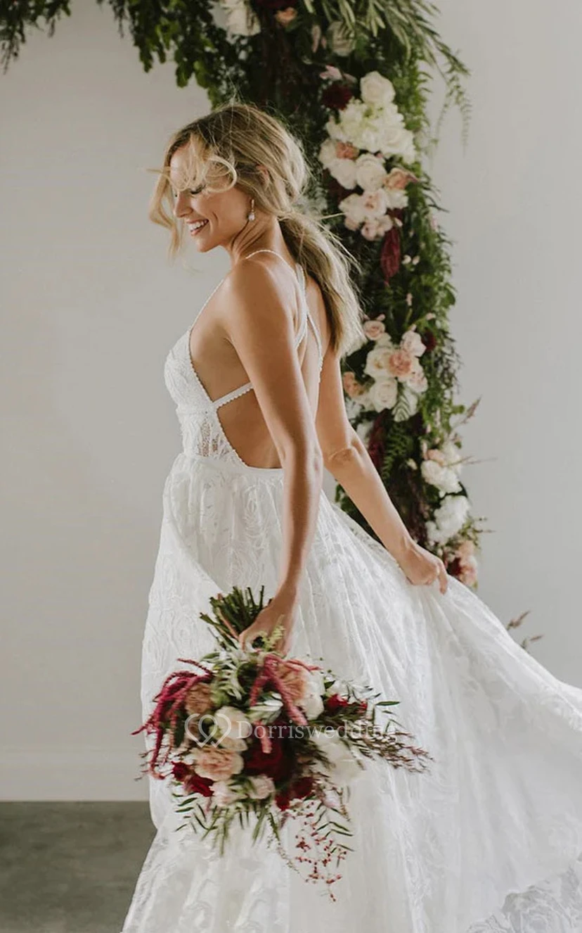 Robe de mariée sexy à bretelles spaghetti et fente sur le devant, sans manches et dentelle. view 2
