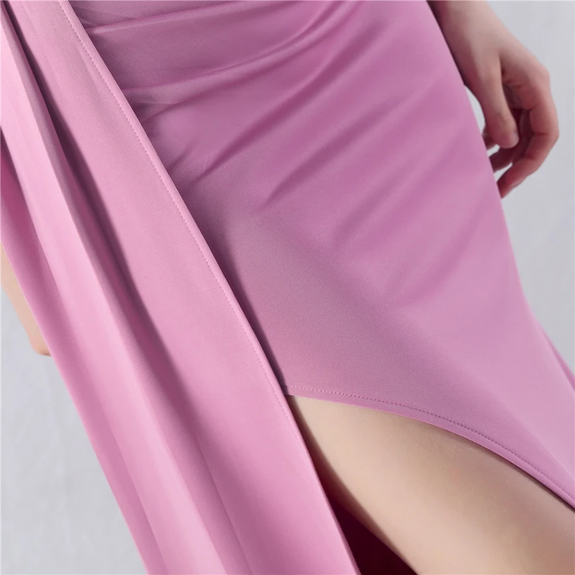 Ein Abendkleid aus insgesamt 8 Farben, gefertigt mit aufwendiger Satinfalttechnik und Perlenstickerei. view 9