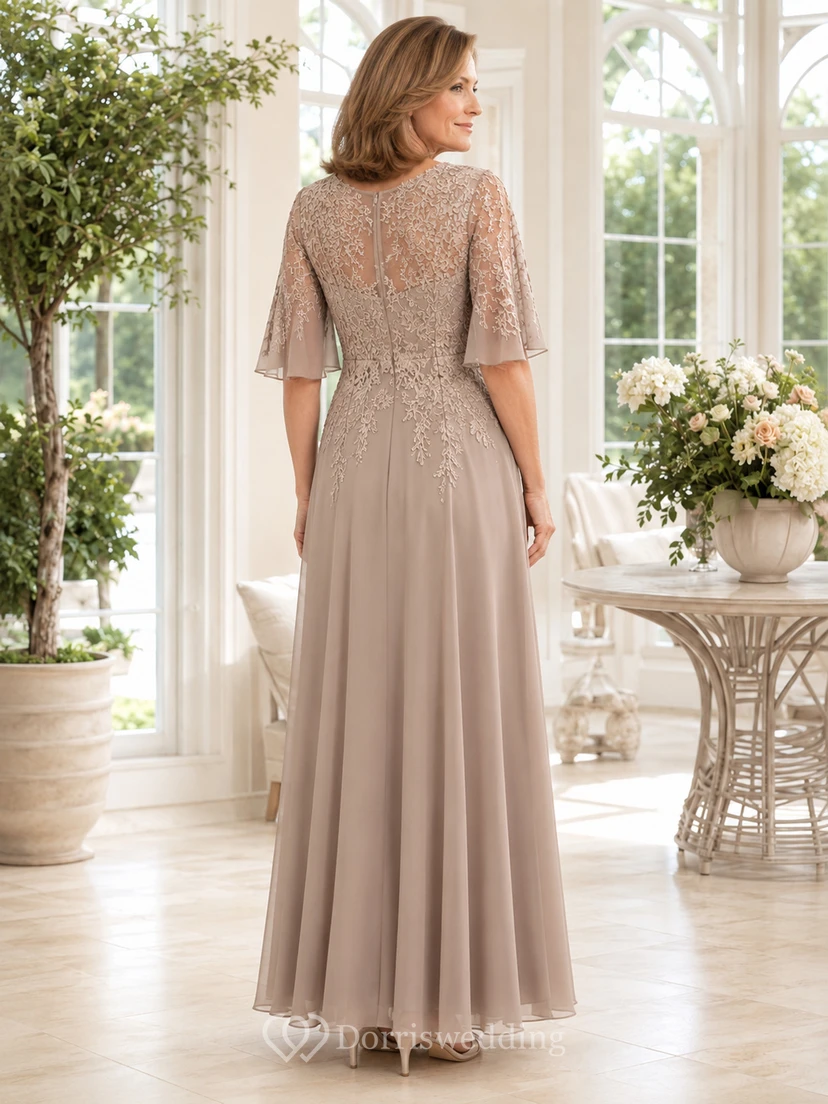 Romantisches Brautmutterkleid aus taupefarbener Spitze mit V-Ausschnitt, halben Volantärmeln und A-Linien-Schnitt aus Chiffon in Bodenlänge view 2