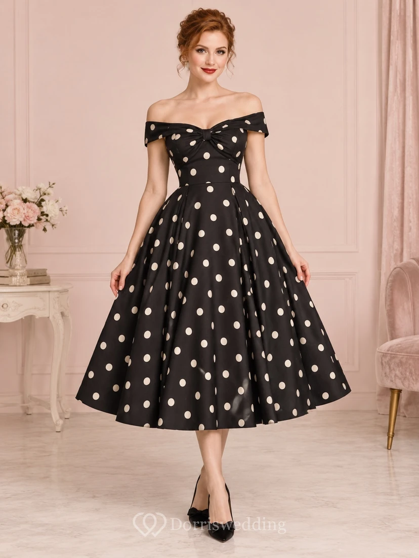 Schwarzes, tailliertes Vintage-Abendkleid in Teelänge mit Polka-Dots und schulterfreiem Schnitt