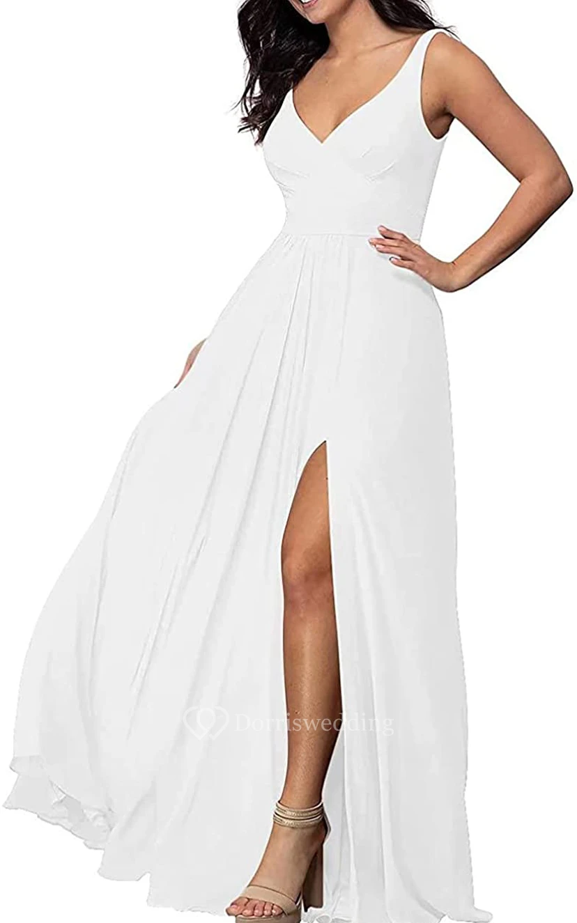 Robe de demoiselle d'honneur en mousseline de soie, coupe trapèze, sans manches, longueur au sol, col en V et fente sur le devant view 6