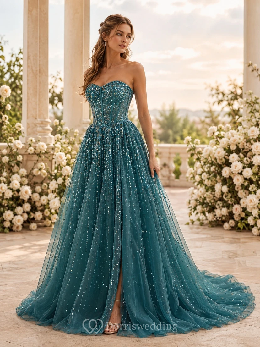 Türkisfarbenes, paillettenbesetztes, trägerloses A-Linien-Brautkleid mit Herzausschnitt und Schlitz