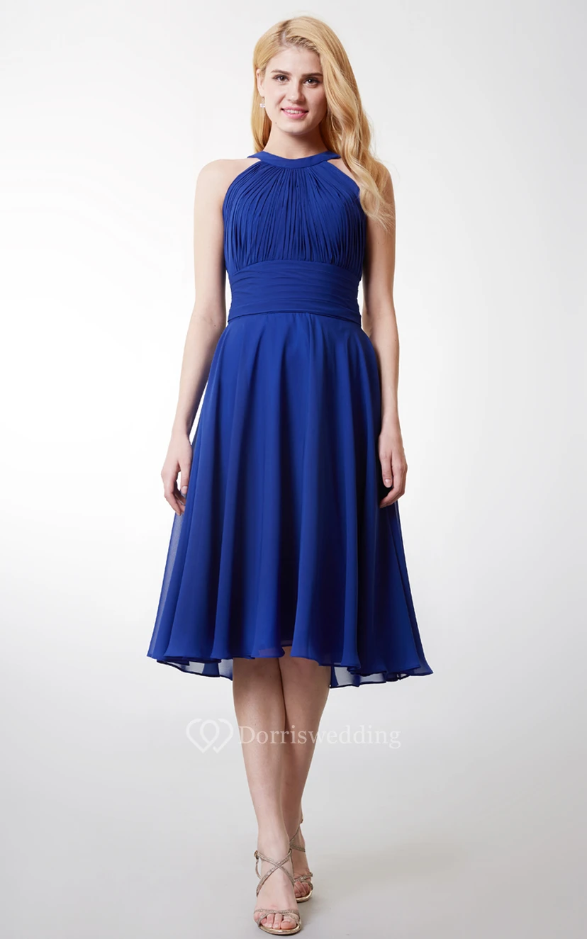 Elegante vestido de gasa plisado hasta la rodilla con cuello halter view 4