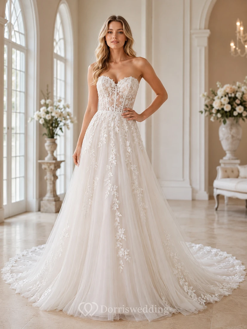 Robe de mariée bustier sans manches en dentelle florale et tulle, coupe trapèze, traîne cathédrale