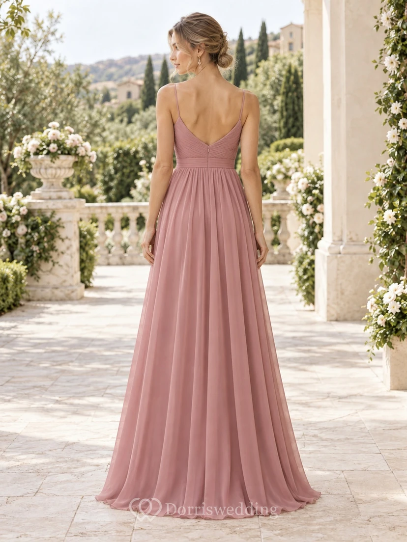 Vestido de dama de honor sencillo, color rosa empolvado, con tirantes finos, escote corazón, sin mangas, fruncido, de gasa, con abertura y corte en A, largo hasta el suelo. view 2