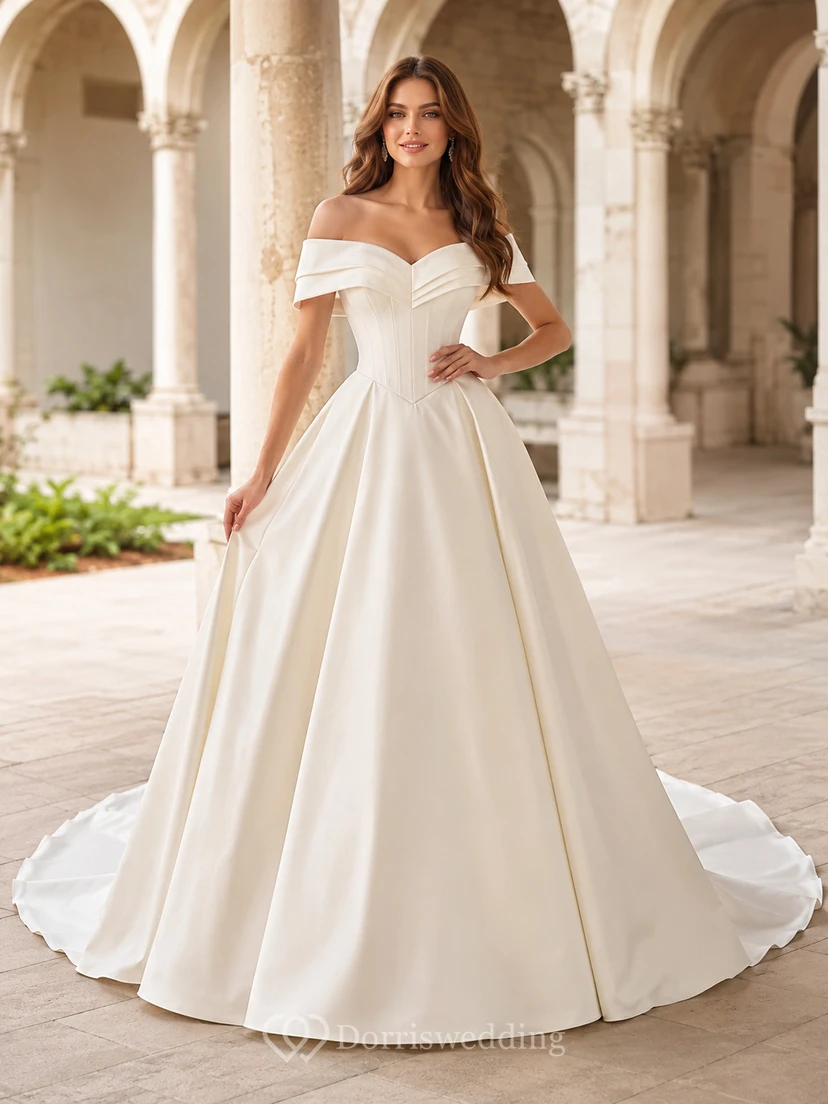 Robe de bal en satin à épaules dénudées et à traîne chapelle, boutonnée