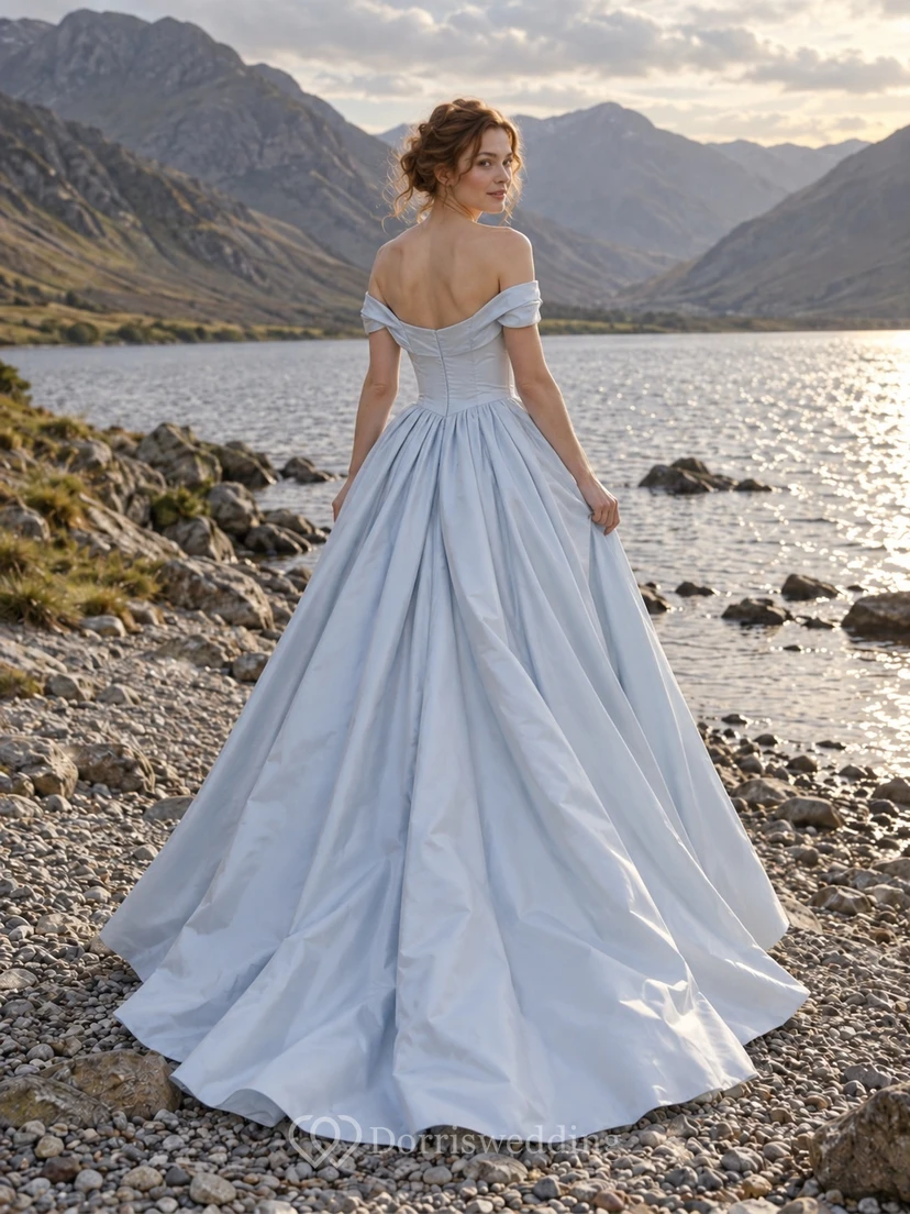 Vestido de novia de tafetán azul cielo con hombros descubiertos y sin mangas view 2