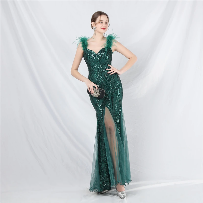 Robe longue haut de gamme en maille à sequins et plumes d'autruche. view 32