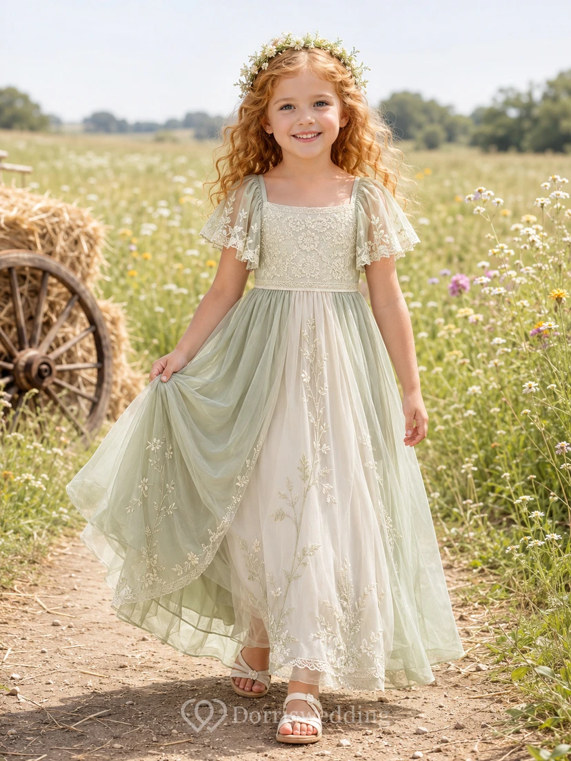 Salbeigrünes Chiffon-Blumenmädchenkleid in A-Linie mit kurzen Ärmeln, eckigem Ausschnitt und Teelänge, plissiert