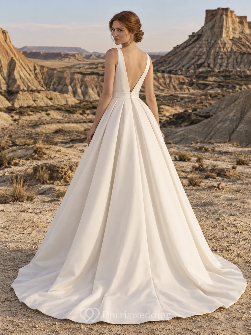 Vestido de novia sencillo sin mangas de tafetán con escote en V view 2