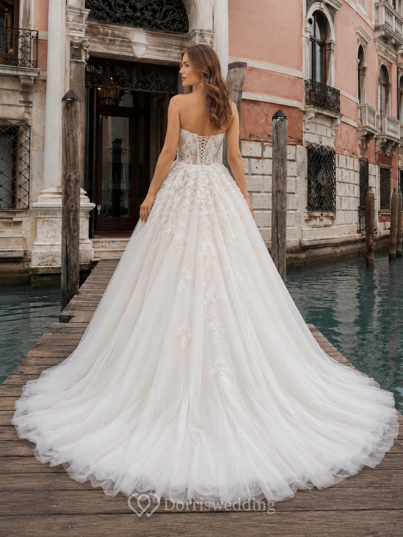 Robe de bal bustier en tulle fleuri de luxe, corset pour mariage à destination view 2