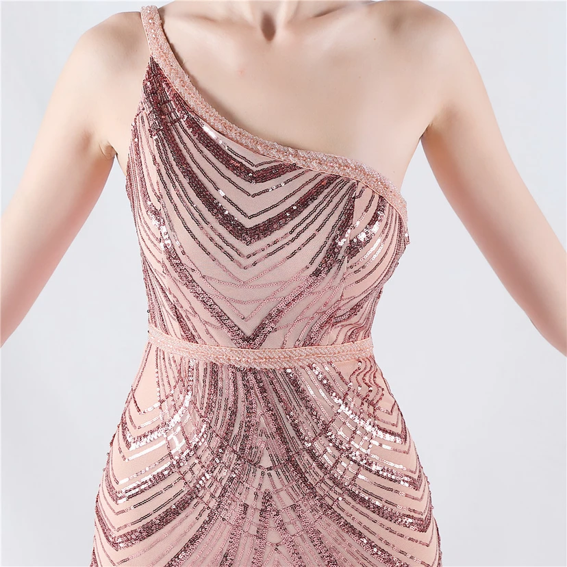 Vestido de noche asimétrico con escote alto y escote alto, adornado con cuentas florales y flores. view 48