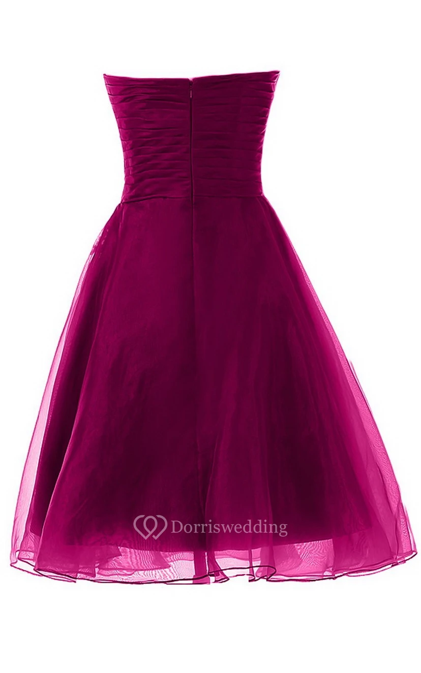 Robe de mariée bustier trapèze avec applications de dentelle view 15