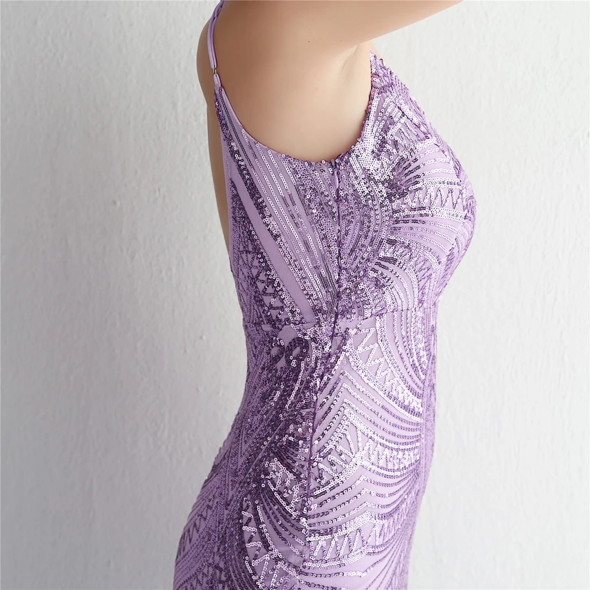 Vestido largo de noche con lentejuelas y tirantes de flores, ajustado, elegante y de estilo sofisticado. view 52