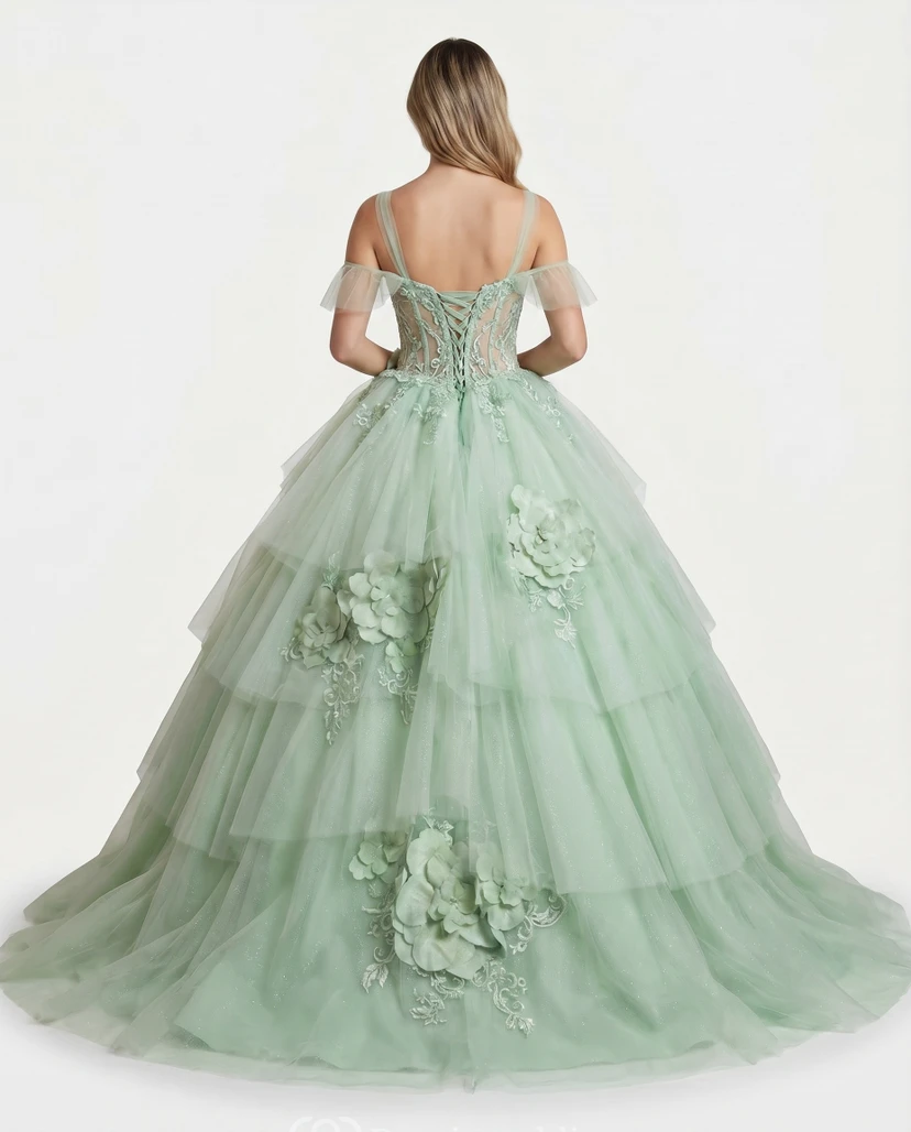 Salbeigrünes Quinceañera-Ballkleid mit Trägern, 3D-Blumenmuster und Lagen aus Tüll view 2