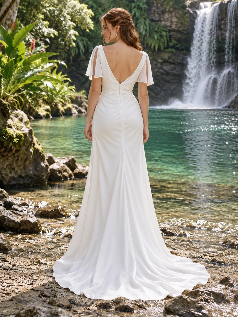 Schlichtes Brautkleid mit V-Ausschnitt, kurzen Ärmeln, drapiertem Etuikleid und Schleppe view 2