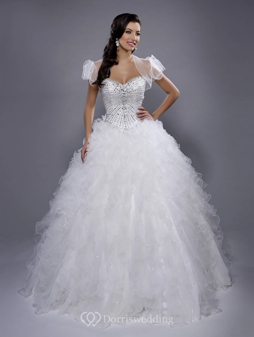 Organza-Ballkleid mit Herzausschnitt, Illusionscape und Kaskadenrüschen