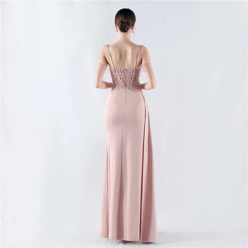 Schweres, mit Diamanten und Blumen besetztes, tailliertes Abendkleid aus Satin mit Fischgrätmuster und Perlenbesatz für Jahrestreffen und Hochzeiten view 66