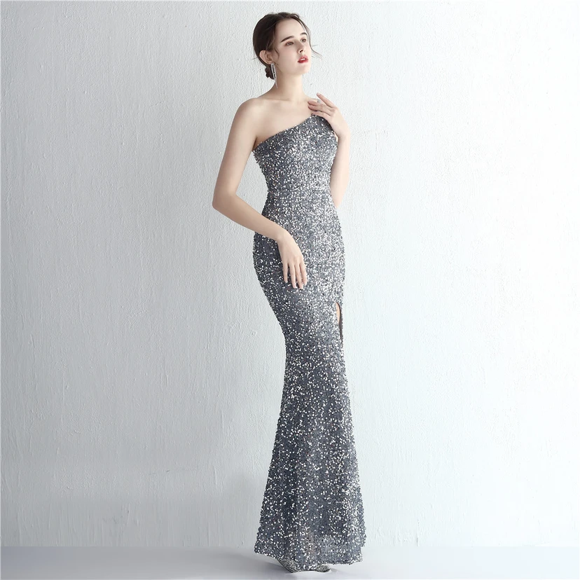 Handgefertigter Paillettenrock mit One-Shoulder-Schnitt, elegant für festliche Anlässe und Galas, mit Schlitz und Meerjungfrauenschnitt. view 66