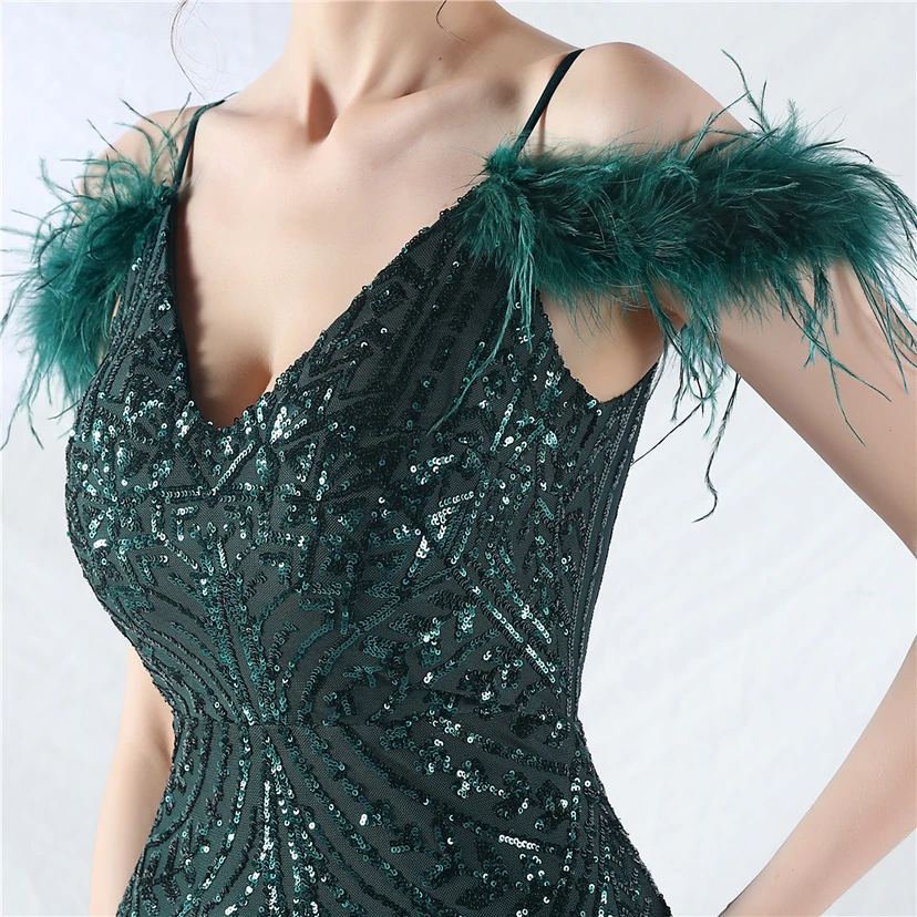 Robe de soirée haut de gamme ornée de perles florales et de plumes d'autruche. view 48