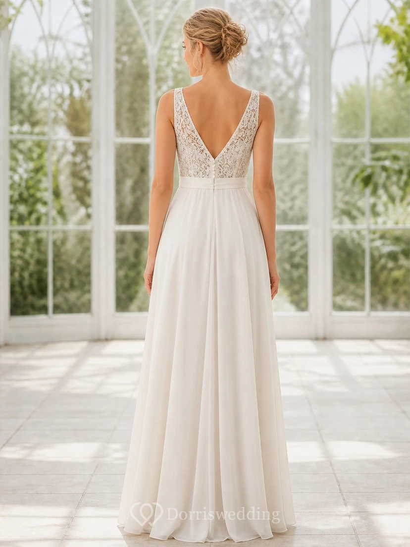 Robe de mariée simple de plage en mousseline de soie, col V et dentelle, coupe trapèze, sans manches, coupe trapèze, col en V view 2
