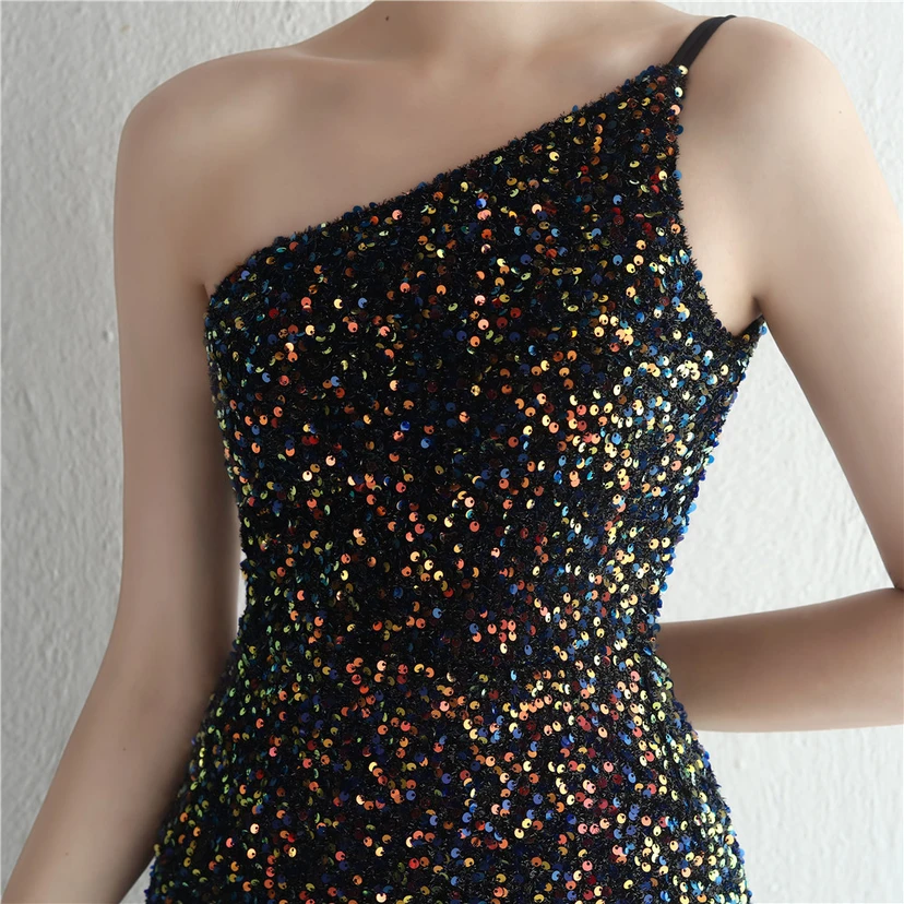 Handgefertigter Paillettenrock mit One-Shoulder-Schnitt, elegant für festliche Anlässe und Galas, mit Schlitz und Meerjungfrauenschnitt. view 8
