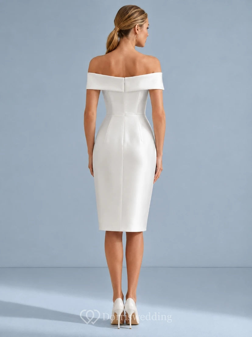 Robe de cocktail moderne en satin blanc, fourreau, longueur genou, épaules dénudées, manches courtes view 2