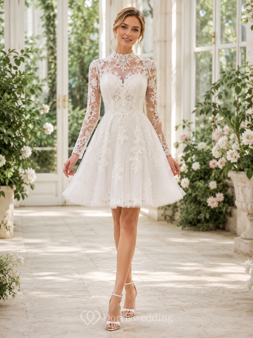 Vestido de novia romántico corto de cuello alto y manga larga con botones de encaje en la espalda, ideal para bodas en el jardín.