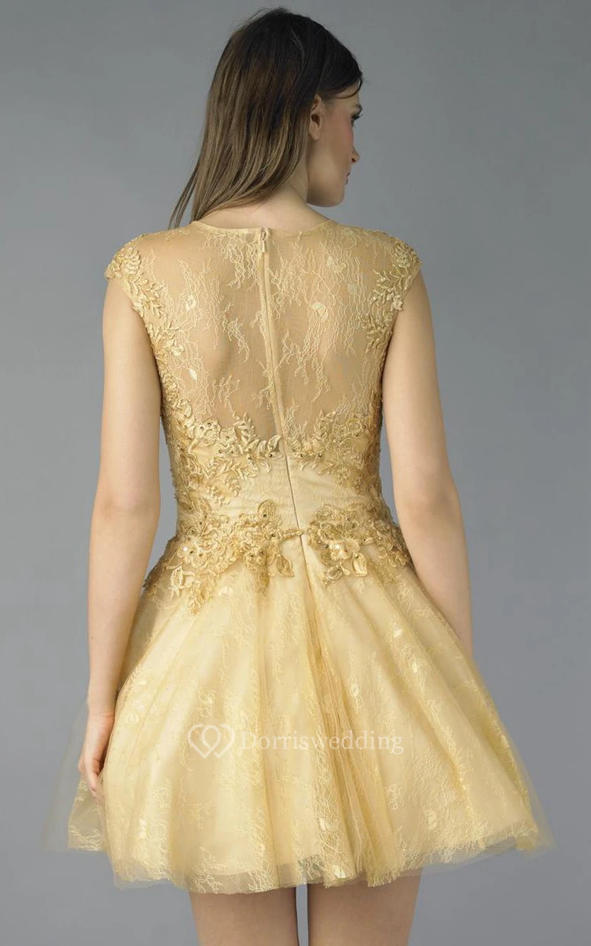 Kurzes Minikleid in A-Linien-Optik mit hohem Kragen und kurzen Ärmeln, Spitze und Illusionseffekt view 8